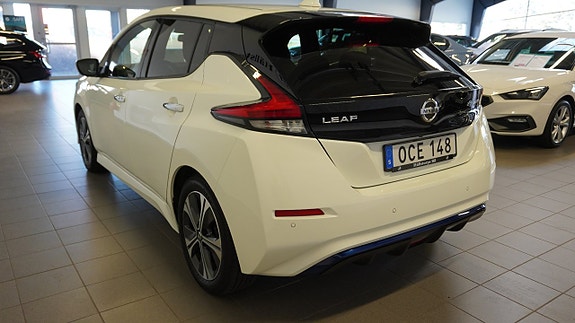 Nissan Leaf 4 of 5