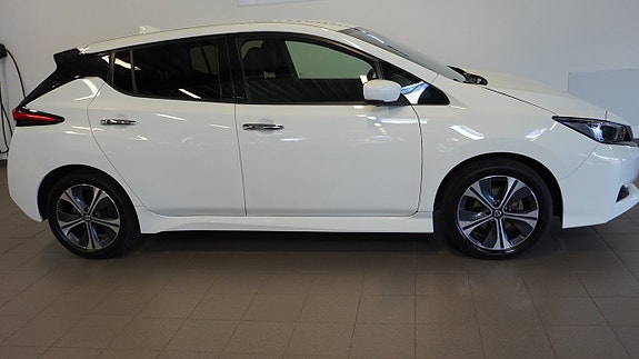 Nissan Leaf 2 of 5