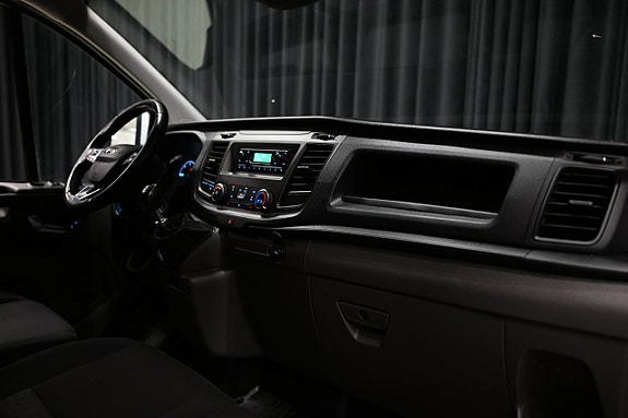 Ford Transit Custom 24 of 26