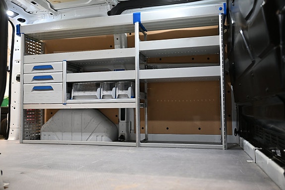 Ford Transit Custom 11 of 26