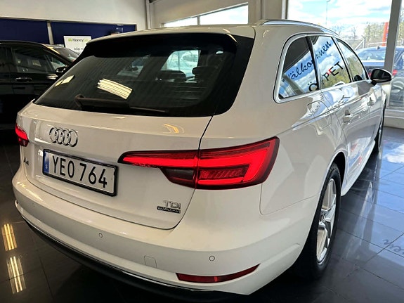 Audi A4 3 of 26