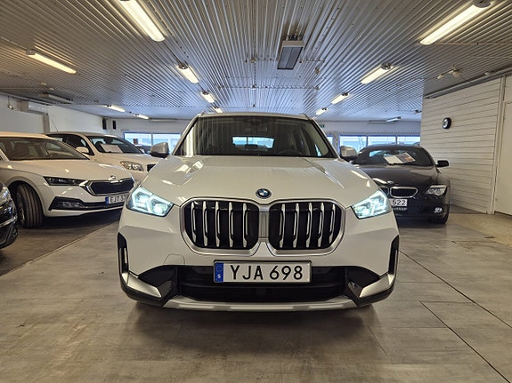 BMW X1 3 of 24
