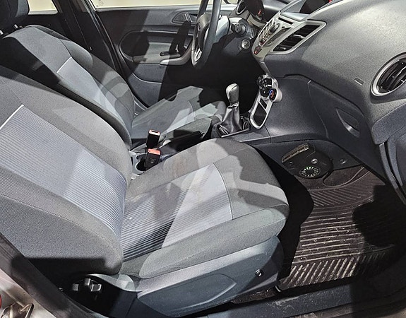 Ford Fiesta 6 of 10