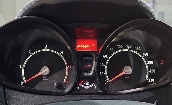 Ford Fiesta 8 of 10