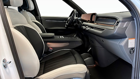 Kia EV9 3 of 5