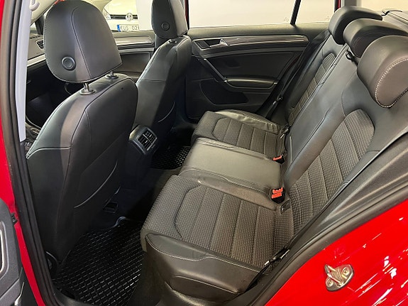 Volkswagen Golf Alltrack 8 of 19