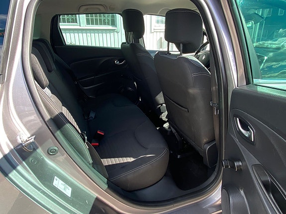 Renault Clio 15 of 16