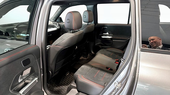 Mercedes-Benz GLB35 7 of 9