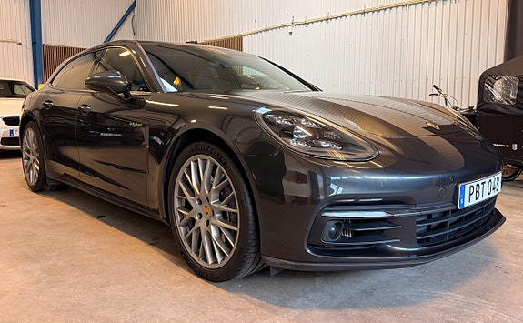 Porsche Panamera 4 5 of 5