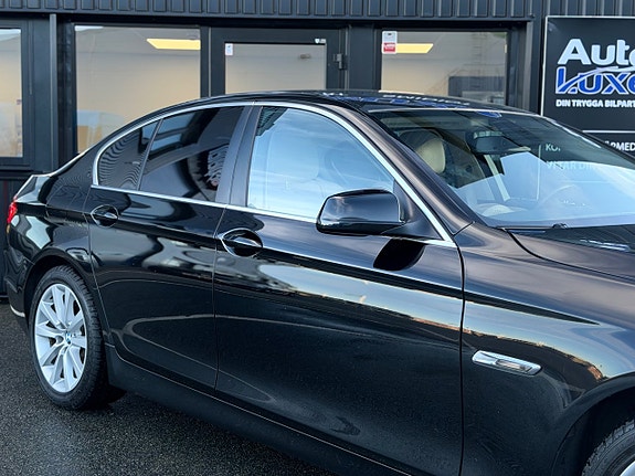 BMW 523i 4 of 5
