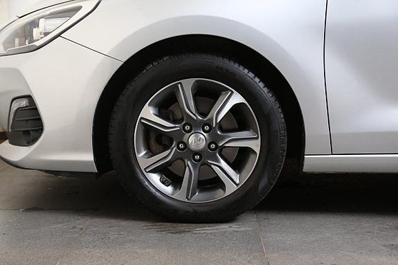 Hyundai i30 8 of 25