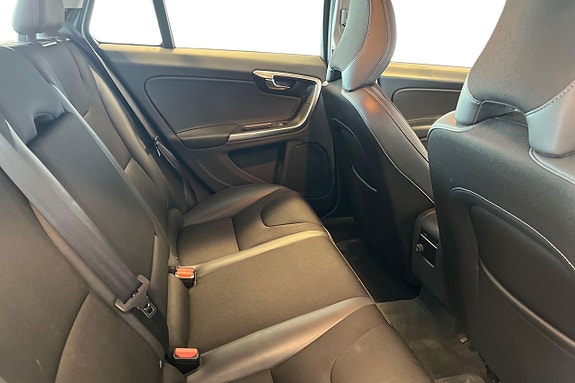 Volvo V60 Cross Country 21 of 29