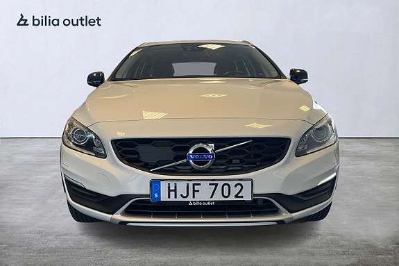 Volvo V60 Cross Country 9 of 29