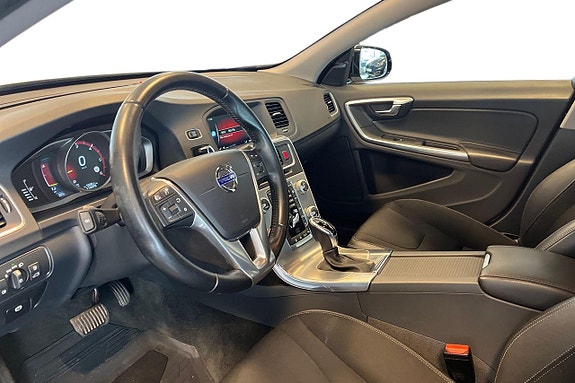 Volvo V60 Cross Country 11 of 29