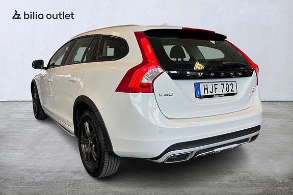 Volvo V60 Cross Country 4 of 5