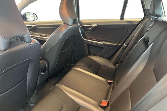 Volvo V60 Cross Country 22 of 29