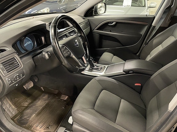 Volvo XC70 4 of 5