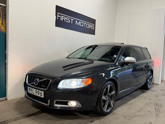 Volvo V70 2 of 5