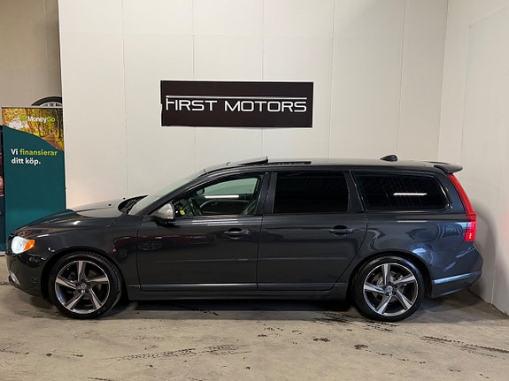 Volvo V70 3 of 5