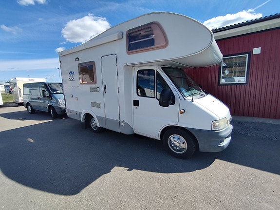 Knaus Traveller 500 solceller. b- körkort 3400 kg