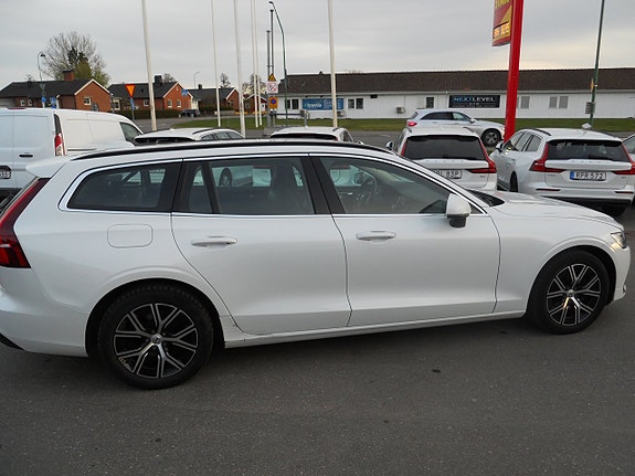 Volvo V60 3 of 5