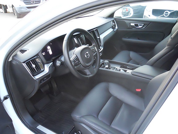 Volvo V60 5 of 5