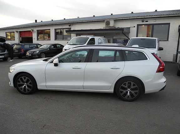 Volvo V60 4 of 5