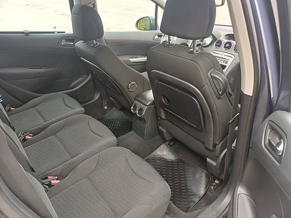 Peugeot 308 SW 15 of 20