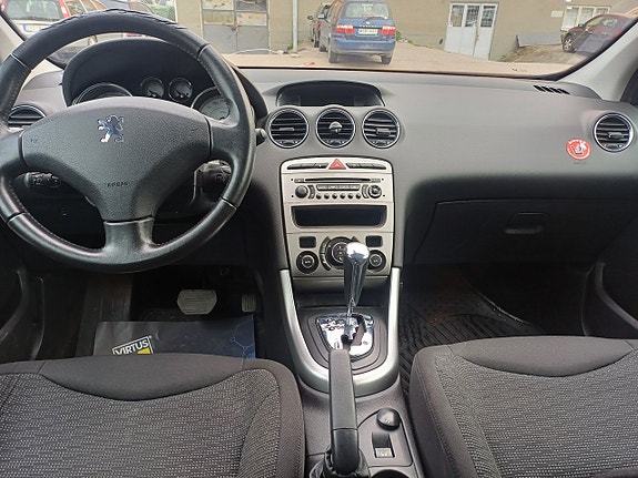 Peugeot 308 SW 16 of 20