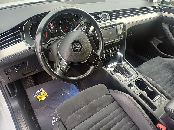 Volkswagen Passat 7 of 24