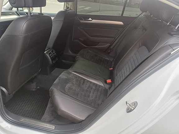 Volkswagen Passat 20 of 24