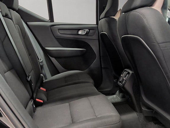 Volvo XC40 12 of 28