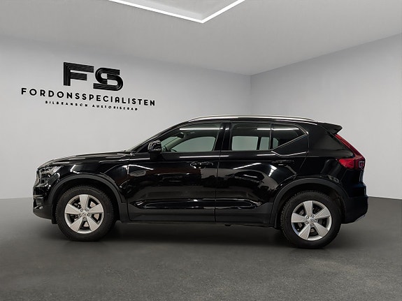 Volvo XC40 7 of 28