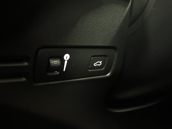 Volvo XC40 17 of 28