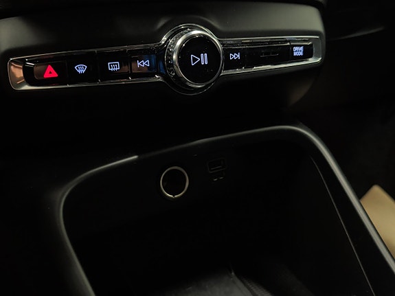 Volvo XC40 23 of 28