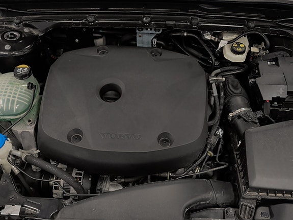 Volvo XC40 10 of 28