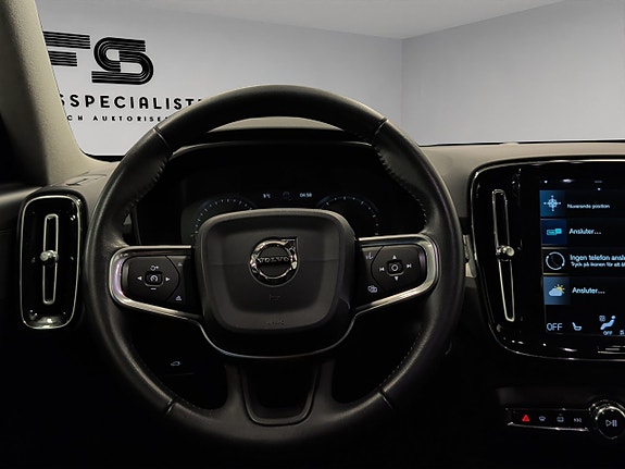 Volvo XC40 18 of 28