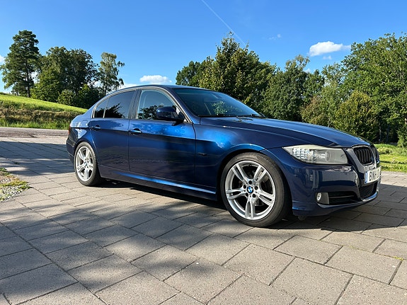 BMW 320d 2 of 9