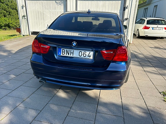 BMW 320d 4 of 9