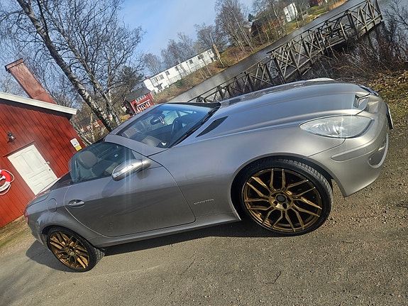Mercedes-Benz SLK200 4 of 5
