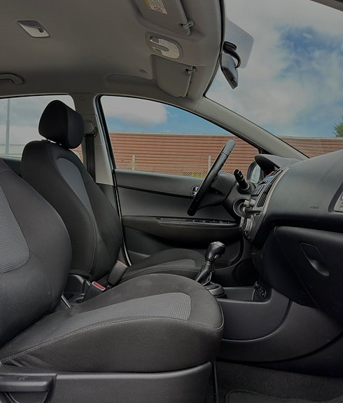 Hyundai i20 10 of 16