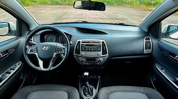 Hyundai i20 8 of 16