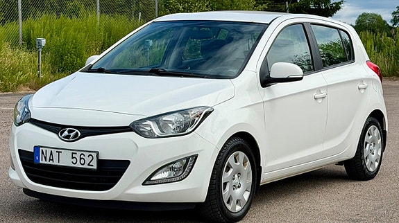 Hyundai i20 3 of 16