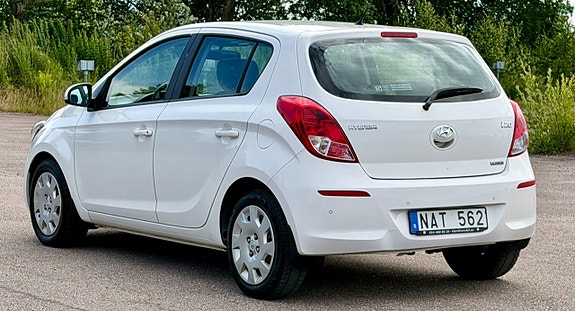 Hyundai i20 4 of 16