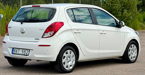 Hyundai i20 6 of 16