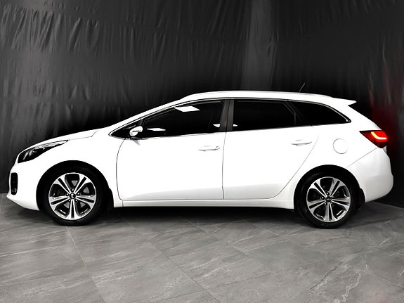 Kia Ceed 10 of 30
