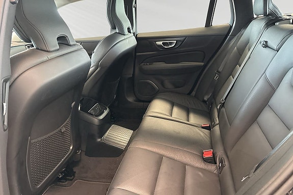 Volvo V60 8 of 30