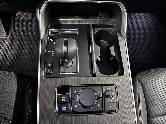 Mazda CX-60 12 of 17