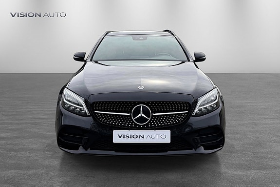 Mercedes-Benz C300 d 2 of 20