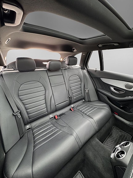 Mercedes-Benz C300 d 16 of 20